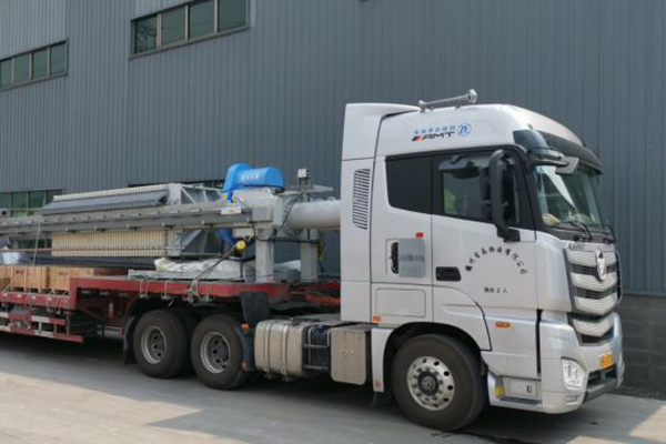 迎難而上克時(shí)艱，化危為機(jī)謀發(fā)展